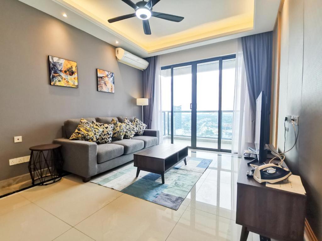 R&F Princess Cove Ciq Premium Sea & City View Suites By Neo Джохор-Бару Номер фото